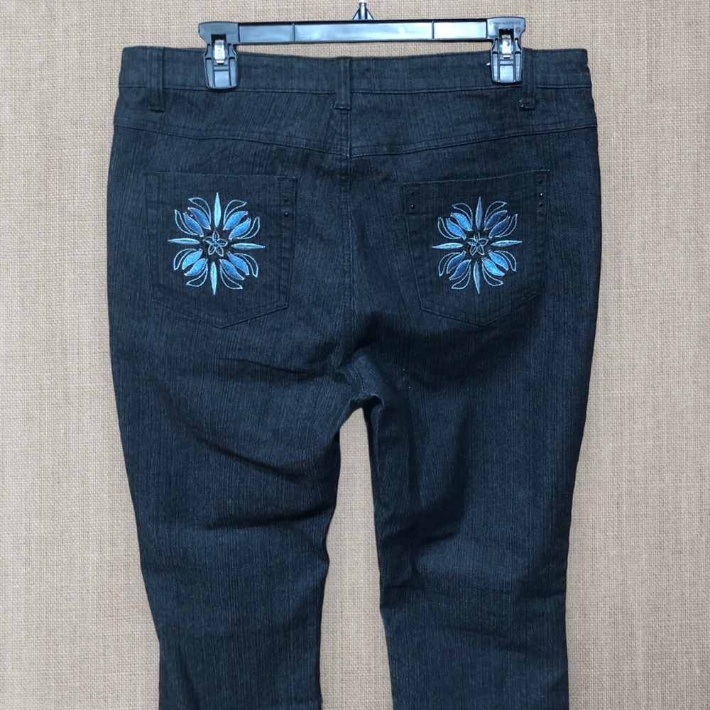 New Cosmopolitan JeansWear Embroidered Blackest Blue High Rise Boot Cut Jeans 14 - Picture 5 of 14